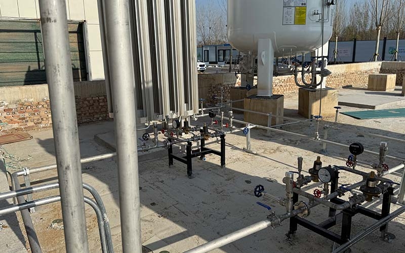 中心供氧系统液氧罐的减压装置及其使用过程