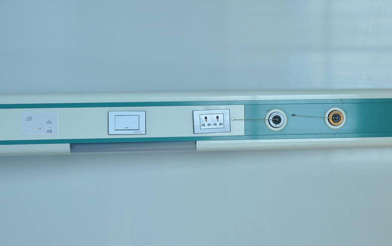 病房墙上集中供氧