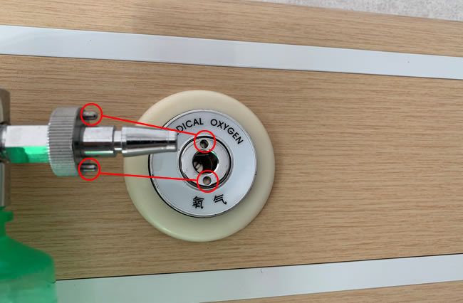 病房吸氧装置氧气湿化瓶插入方法 医院病房氧气湿化瓶插拔方式3.jpg