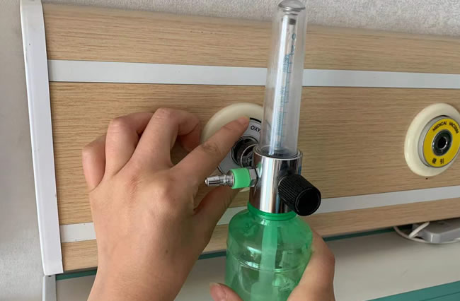 病房中心供氧系统墙壁氧气湿化瓶怎么取下来
