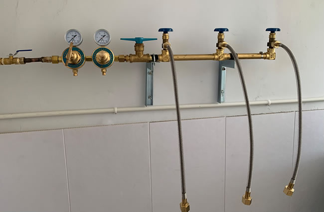 中心供氧汇流排